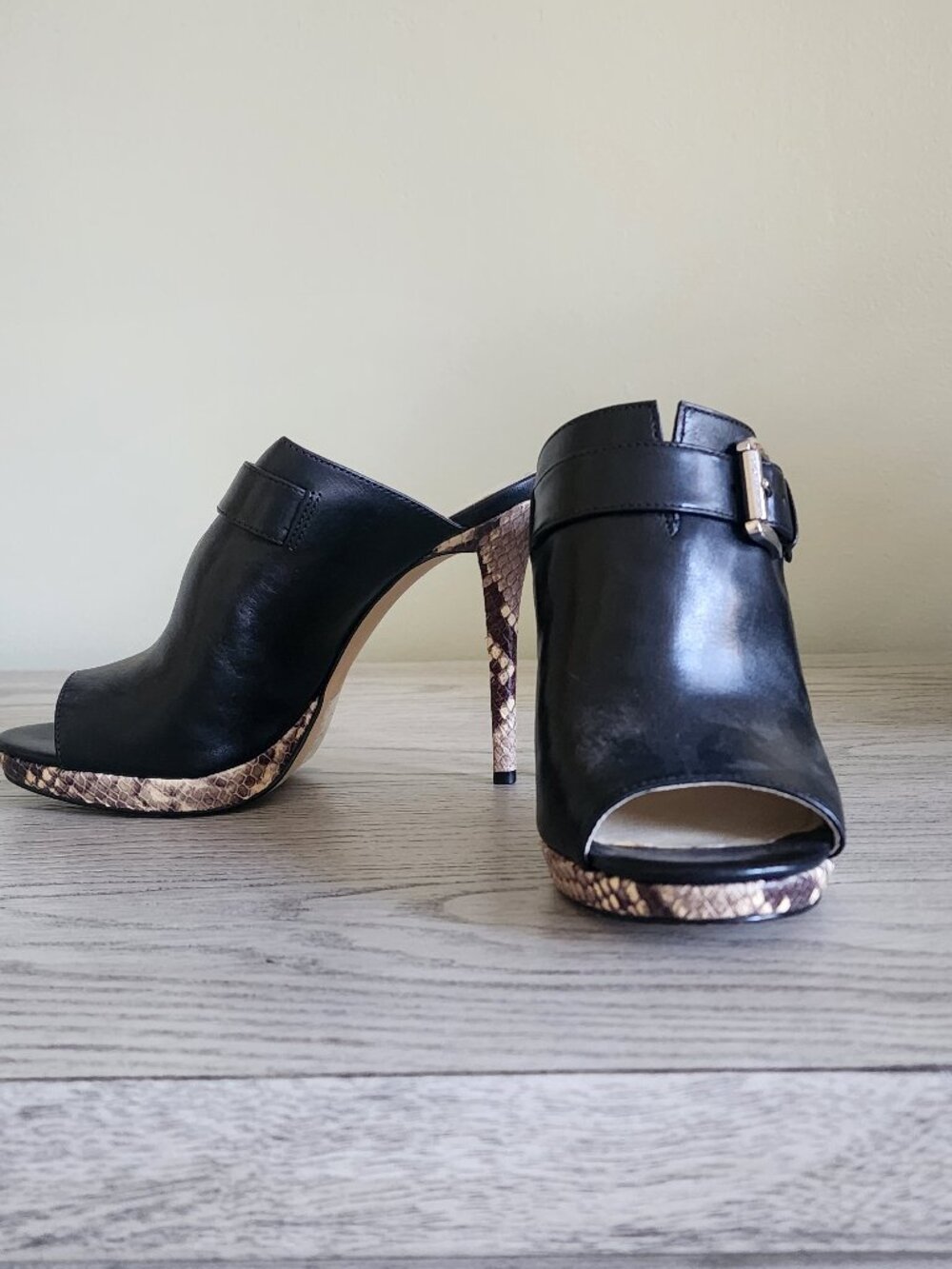 MICHAEL Michael Kors Isabella Peep-Toe Mules, Nat Leather Size 5 1/2
